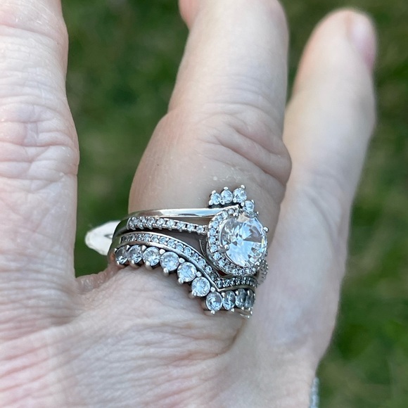 NEW! 3ct Solitaire 5A Low Profile paired with 2 different Guards—A Unique Style! - Picture 9 of 9